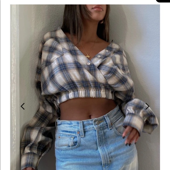 NWT Oversized Flannel VNeck Cropped Shirt - Picture 5 of 9